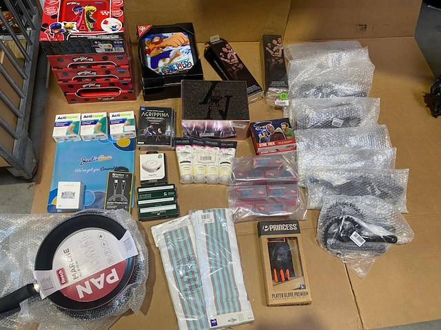 Ca. 201x sport, verzorging en elektronica, garnier, princess, nijdam - afbeelding 1 van  8