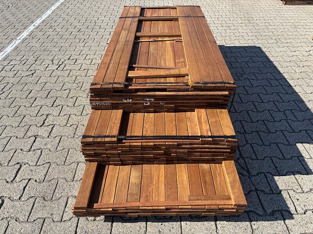 Ca. 202x guyana ipé planken geschaafd, 21x70mm, lengte 79/185cm, 82/215cm, 41/245cm - afbeelding 1 van  3