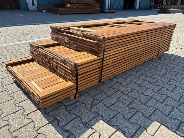 Ca. 202x guyana ipé planken geschaafd, 21x70mm, lengte 79/185cm, 82/215cm, 41/245cm - afbeelding 3 van  3