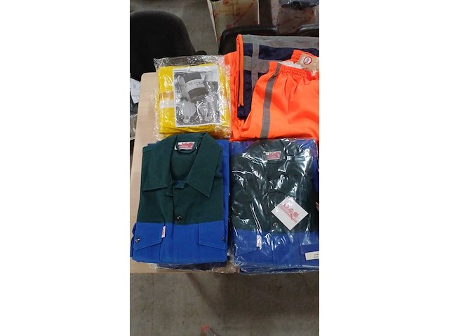 Ca. 203x diverse werkkleding - afbeelding 5 van  16