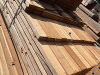 Ca. 204x guyana teak planken fijnbezaagd, 31x80mm, 91/215cm, 17/245cm, 12/275cm, 84/305cm - afbeelding 3 van  3