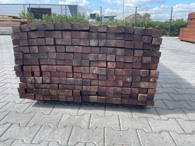 Ca. 204x hardhouten regels geschaafd, 42x57mm, lengte 395cm - afbeelding 3 van  3