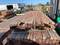 Ca. 204x hardhouten regels geschaafd, 42x57mm, lengte 79/305cm, 125/335cm - afbeelding 1 van  3