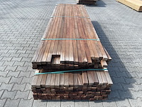 Ca. 204x hardhouten regels geschaafd, 42x57mm, lengte 79/305cm, 125/335cm - afbeelding 1 van  3