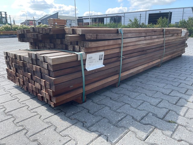 Ca. 204x hardhouten regels geschaafd, 42x57mm, lengte 79/305cm, 125/335cm - afbeelding 2 van  3
