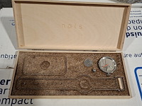 Ca. 204x horloges, nots / mondaine , elk horloge is uniek doordat elke wijzerplaat een uniek stukje van de plattegrond van amsterdam, londen, parijs en new york bevat, diverse kleuren - afbeelding 5 van  32