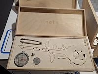 Ca. 204x horloges, nots / mondaine , elk horloge is uniek doordat elke wijzerplaat een uniek stukje van de plattegrond van amsterdam, londen, parijs en new york bevat, diverse kleuren - afbeelding 8 van  32