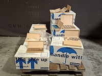 Ca. 204x horloges, nots / mondaine , elk horloge is uniek doordat elke wijzerplaat een uniek stukje van de plattegrond van amsterdam, londen, parijs en new york bevat, diverse kleuren - afbeelding 1 van  32