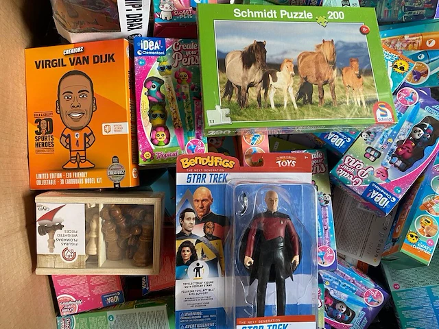 Ca. 205x speelgoed, hot wheels, hasbro, playmobil etc. - afbeelding 2 van  5
