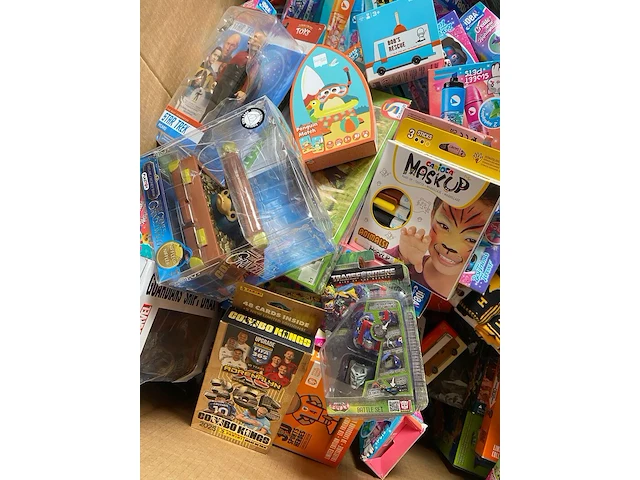 Ca. 205x speelgoed, hot wheels, hasbro, playmobil etc. - afbeelding 3 van  5
