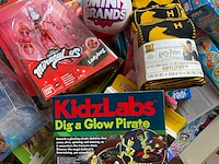 Ca. 205x speelgoed, hot wheels, hasbro, playmobil etc. - afbeelding 4 van  5