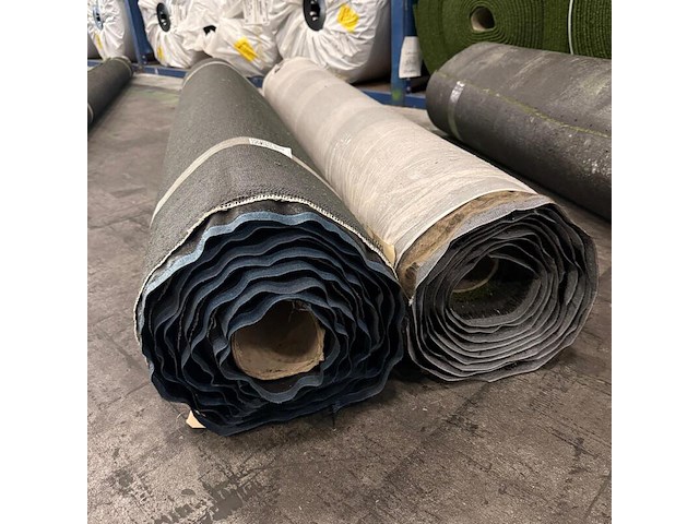 Ca. 20,64m2 kunstgras, 10 mm hoog, groen - afbeelding 1 van  2