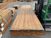 Ca. 207x angelim pedra latten geschaafd , 21x40mm, lengte 425cm - afbeelding 1 van  3