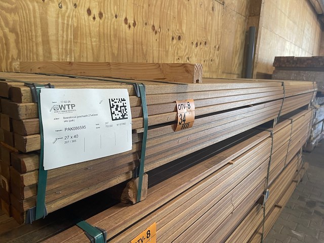 Ca. 207x guyana teak planken geschaafd, 27x40mm, lengte 365cm - afbeelding 2 van  3
