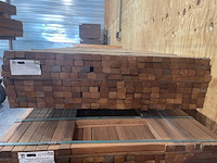 Ca. 207x guyana teak planken geschaafd, 27x40mm, lengte 365cm - afbeelding 3 van  3