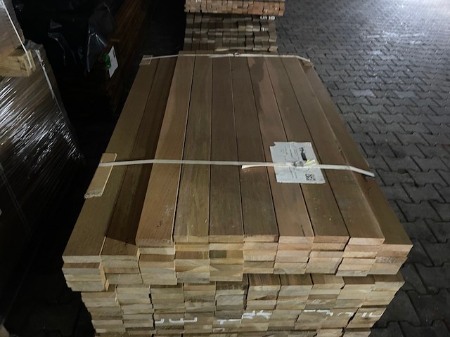 Ca. 207x ipé country grade planken geschaafd, 27x90mm, lengte 2/100cm, 82/125cm, 123/155cm - afbeelding 1 van  3