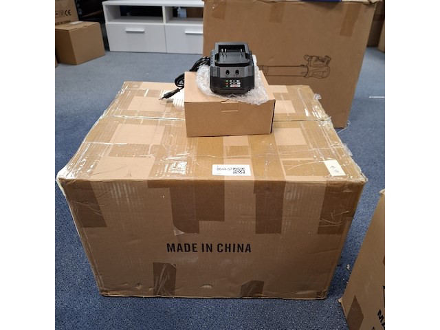 Ca. 20x accu lader 21v - 2ah - afbeelding 1 van  5