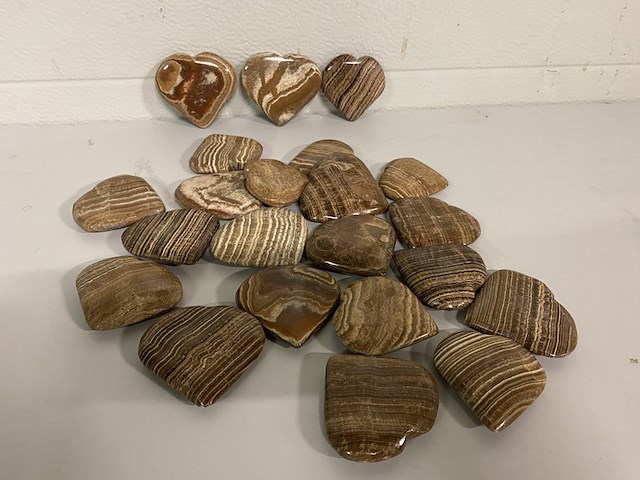 Ca. 20x aragoniet harten, bruin - afbeelding 3 van  4