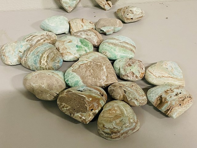 Ca. 20x blue caribbean calciet harten - afbeelding 3 van  4