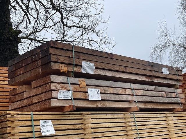 Ca. 20x douglas balken fijnbezaagd, 75x200mm, lengte 300cm - afbeelding 4 van  4