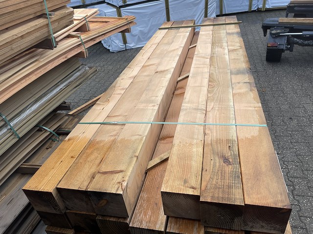 Ca. 20x douglas balken geschaafd, 140x140mm, lengte 300cm - afbeelding 1 van  3