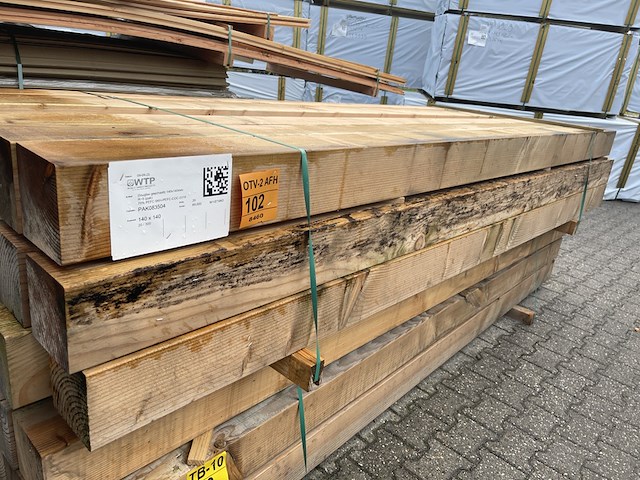 Ca. 20x douglas balken geschaafd, 140x140mm, lengte 300cm - afbeelding 2 van  3