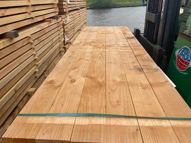 Ca. 20x douglas dakbalken fijnbezaagd, 75x200mm, lengte 300cm - afbeelding 1 van  4