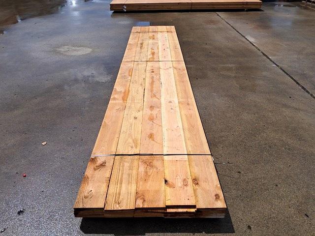 Ca. 20x douglas houten plank, fijn bezaagd, douglas, fijn bezaagde plank - afbeelding 2 van  4