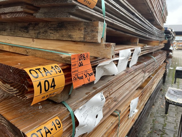 Ca. 20x douglas wisselsponning, 18x175mm, lengte 17/400cm, 3/300cm - afbeelding 2 van  3