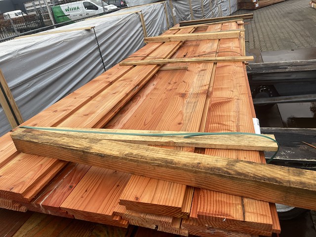 Ca. 20x douglas zweeds rabat, 28x190mm, lengte 400cm - afbeelding 1 van  3