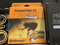 Ca. 20x fietsaccessoires w.o. fietsbanden w.o. ultra, bontrager, vredestein - afbeelding 4 van  7