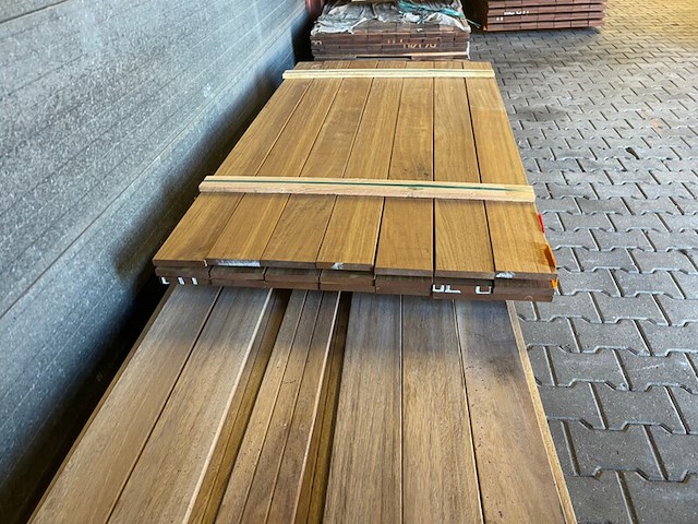 Ca. 20x guyana ipé planken geschaafd, 21x145mm, lengte 185cm - afbeelding 1 van  3