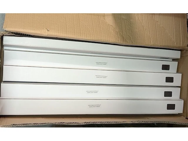 Ca. 20x kabelgoot aluminium, kopen voor weinig, zwart, 100 cm - afbeelding 2 van  2