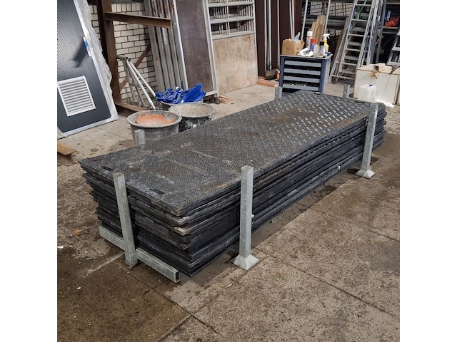 Ca. 20x kunststof rijplaat - afbeelding 1 van  11