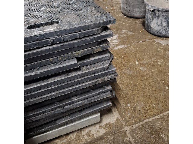 Ca. 20x kunststof rijplaat - afbeelding 9 van  11