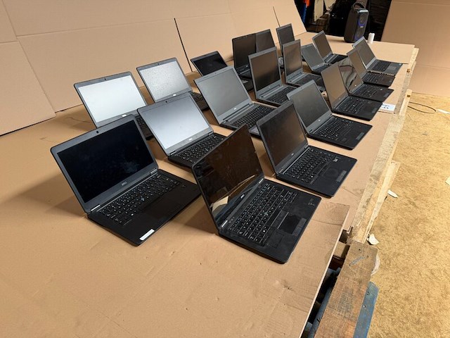 Ca. 20x laptop, dell - afbeelding 15 van  21