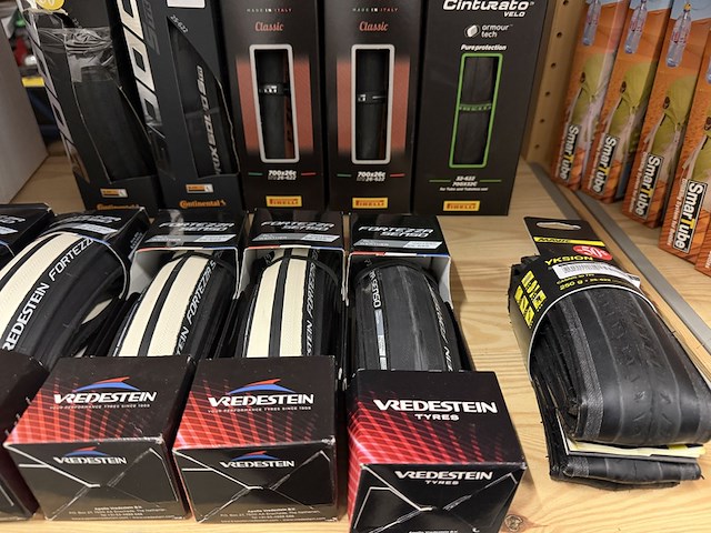 Ca. 20x race banden, pirelli, vredestein, continental - afbeelding 10 van  13