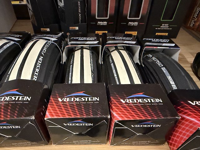 Ca. 20x race banden, pirelli, vredestein, continental - afbeelding 13 van  13