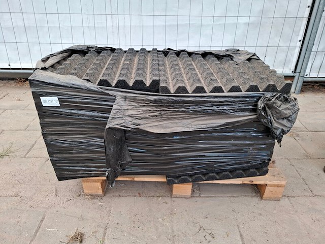 Ca 20x rubberen tegel 50x50x4cm - afbeelding 1 van  3