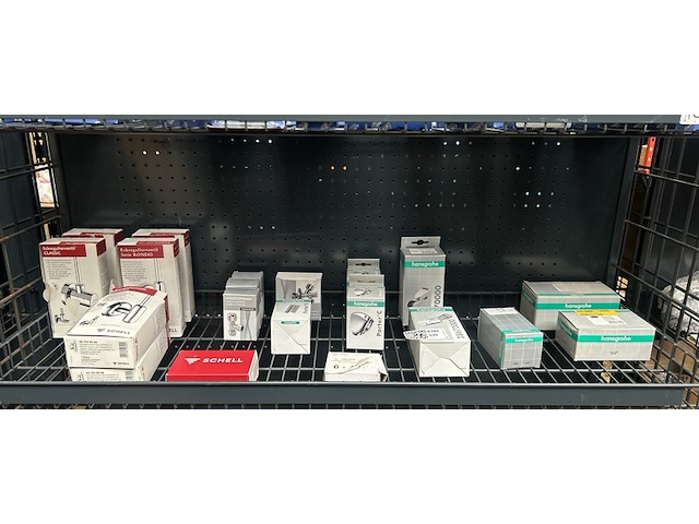 Ca. 20x sanitair en badkameraccessoires, hansgrohe, schell - afbeelding 1 van  6