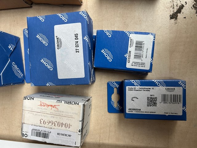 Ca. 20x sanitair toebehoren, w.o. grohe, geberit - afbeelding 5 van  6