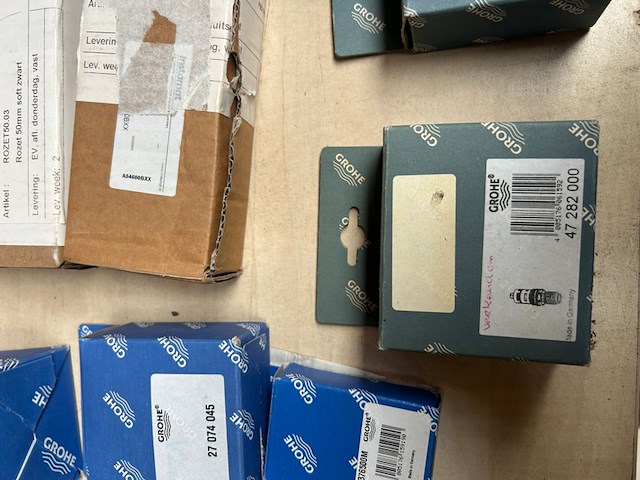 Ca. 20x sanitair toebehoren, w.o. grohe, geberit - afbeelding 6 van  6