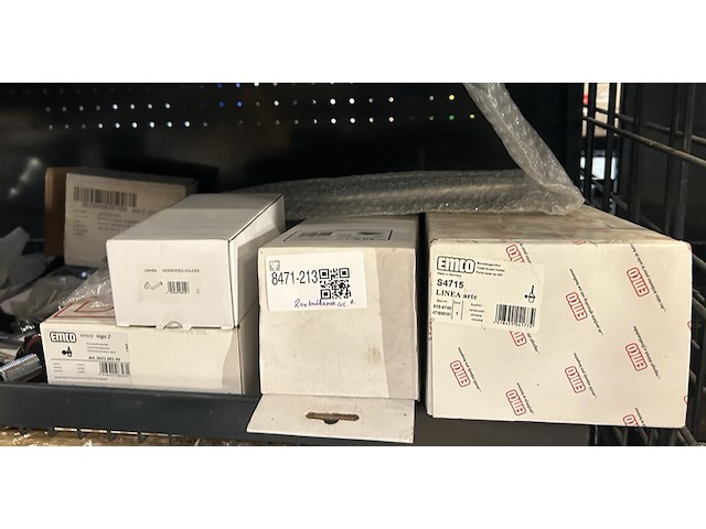 Ca. 20x sanitair/badkamer accessoires en toebehoren, w.o. emco, sphinx, hansgrohe - afbeelding 2 van  8