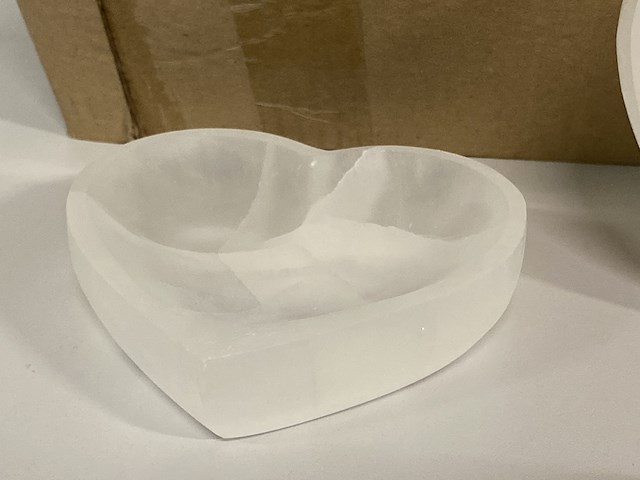 Ca. 20x seleniet schalen hartvorm, wit - afbeelding 3 van  4