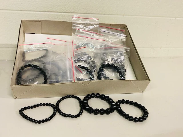 Ca. 20x shungiet kogelarmbanden - afbeelding 1 van  5