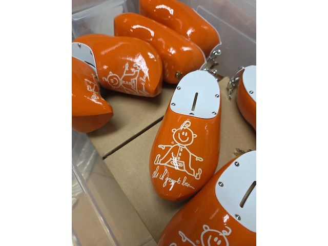 Ca. 20x spaarpot klompje, oranje - afbeelding 1 van  2