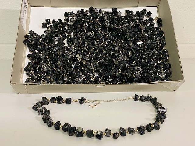 Ca. 20x toermalijn zwart halskettingen - afbeelding 1 van  4