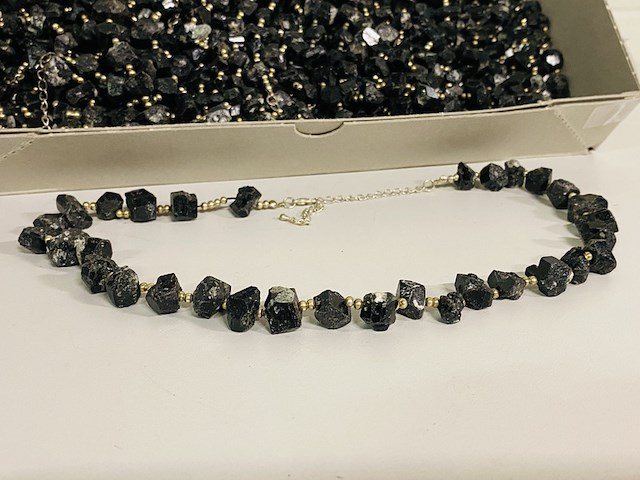 Ca. 20x toermalijn zwart halskettingen - afbeelding 2 van  4
