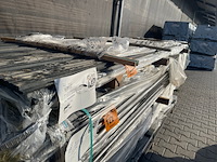 Ca. 20x vuren channelsiding zwart gecoat, 21x130mm, lengte 300cm - afbeelding 2 van  3