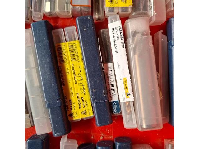 Ca. 210x diverse machinetaps - afbeelding 4 van  24